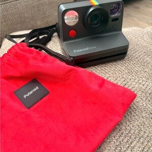 Polaroid instant camera with Red Pouch (body only) perfect for the summer